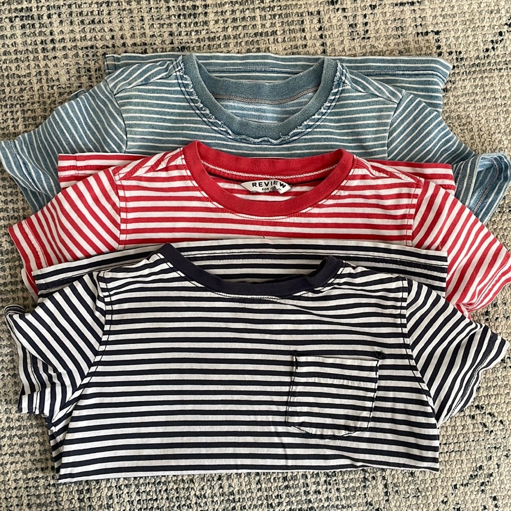 3 Tshirts size 3-4T